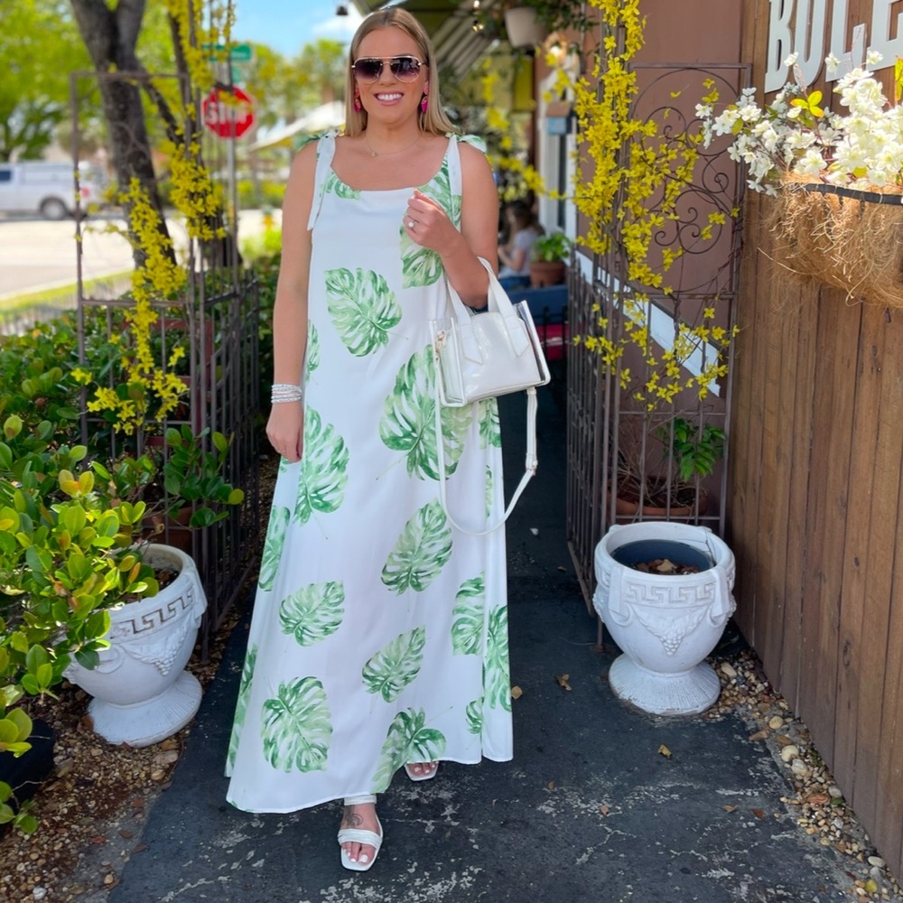 White maxi dress with monstera leaf print size XL